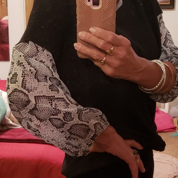 Women's blouse - Picture 4 of 4